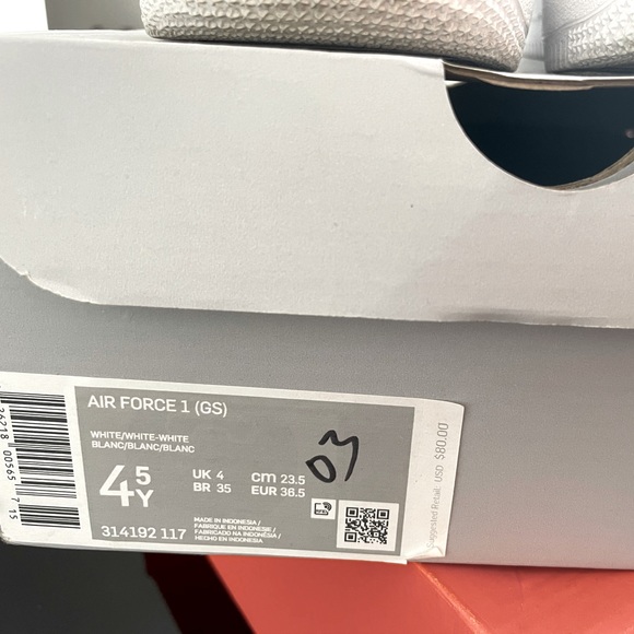 COPY - Air force 1 White - Picture 3 of 3
